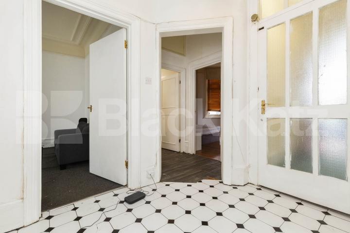 Two double bedrooms set within a period conversion by Belsize Park with a garden Howitt Road, Hampstead - Belsize Park NW3